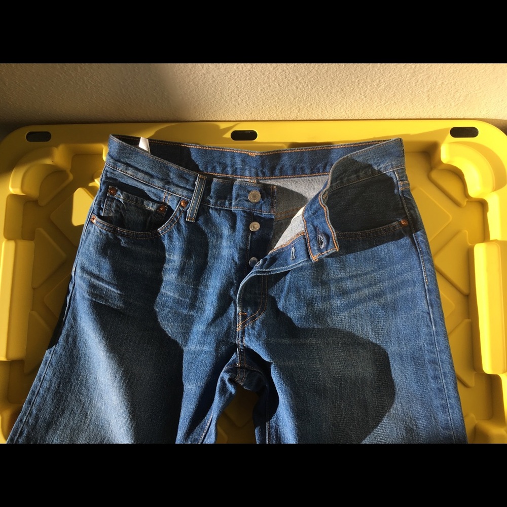 Levi 501 - Picture 2 of 3